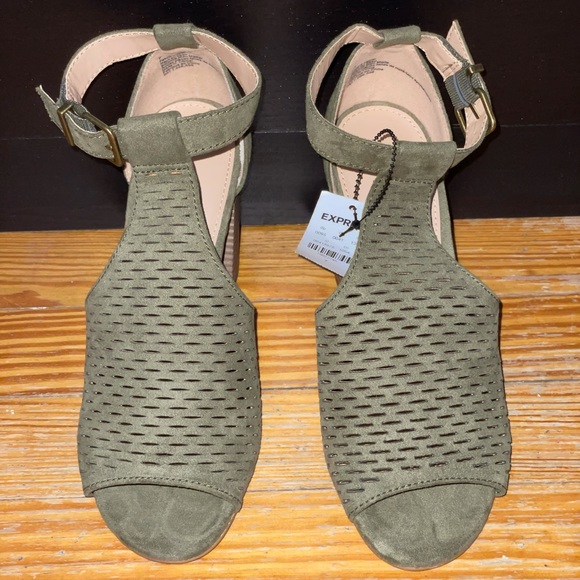 Express heels - Picture 2 of 3